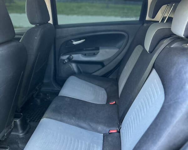 Фиат Пунто 2007 в Хмельницком на Automoto.ua Черный Фиат Пунто, объемом двигателя 1.4 л и пробегом 251 тыс. км за 3300 $, фото 8 на Automoto.ua