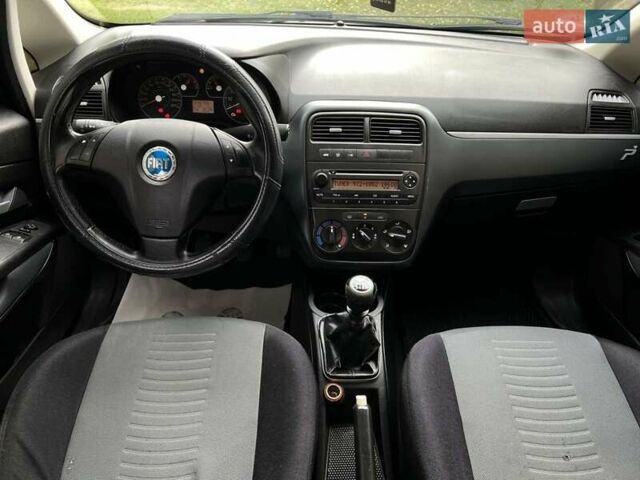 Фиат Пунто 2007 в Коломые на Automoto.ua Черный Фиат Пунто, объемом двигателя 1.37 л и пробегом 247 тыс. км за 3999 $, фото 6 на Automoto.ua