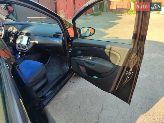 Черный Фиат Пунто, объемом двигателя 1.37 л и пробегом 259 тыс. км за 4700 $, фото 20 на Automoto.ua