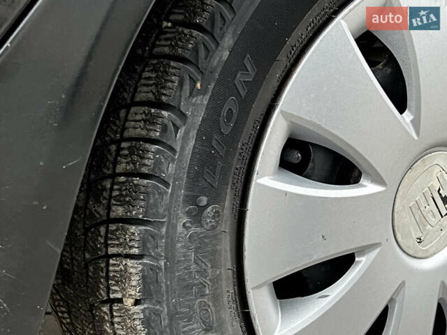 Черный Фиат Пунто, объемом двигателя 1.2 л и пробегом 182 тыс. км за 2299 $, фото 11 на Automoto.ua