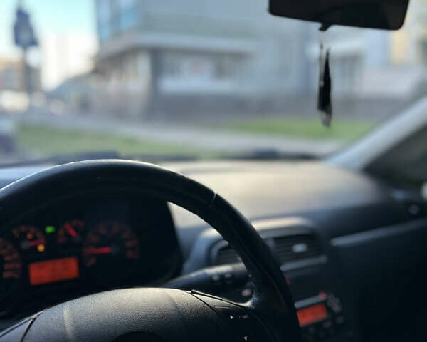 Фиат Пунто 2007 в Хмельницком на Automoto.ua Черный Фиат Пунто, объемом двигателя 1.4 л и пробегом 251 тыс. км за 3300 $, фото 17 на Automoto.ua