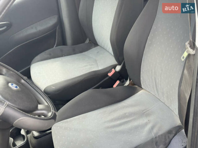 Фиат Пунто 2007 в Тернополе на Automoto.ua Черный Фиат Пунто, объемом двигателя 1.24 л и пробегом 300 тыс. км за 2299 $, фото 8 на Automoto.ua