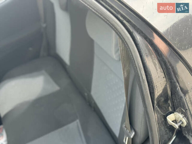 Фиат Пунто 2007 в Тернополе на Automoto.ua Черный Фиат Пунто, объемом двигателя 1.24 л и пробегом 300 тыс. км за 2299 $, фото 9 на Automoto.ua