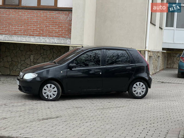 Черный Фиат Пунто, объемом двигателя 1.2 л и пробегом 182 тыс. км за 2299 $, фото 1 на Automoto.ua