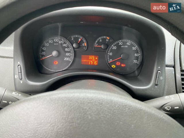 Фіат Пунто 2007 у Богуславе на Automoto.ua Чорний Фіат Пунто, об'ємом двигуна 1.24 л та пробігом 120 тис. км за 3250 $, фото 15 на Automoto.ua