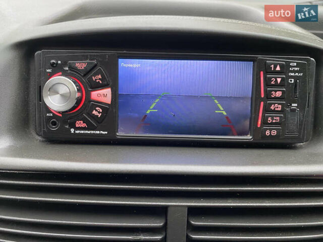 Фіат Пунто 2007 у Богуславе на Automoto.ua Чорний Фіат Пунто, об'ємом двигуна 1.24 л та пробігом 120 тис. км за 3250 $, фото 18 на Automoto.ua