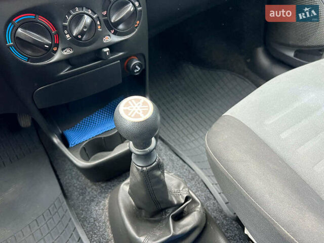 Чорний Фіат Пунто, об'ємом двигуна 1.2 л та пробігом 150 тис. км за 3990 $, фото 12 на Automoto.ua