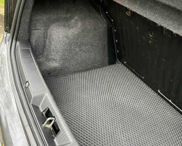 Черный Фиат Пунто, объемом двигателя 1.37 л и пробегом 270 тыс. км за 3700 $, фото 19 на Automoto.ua