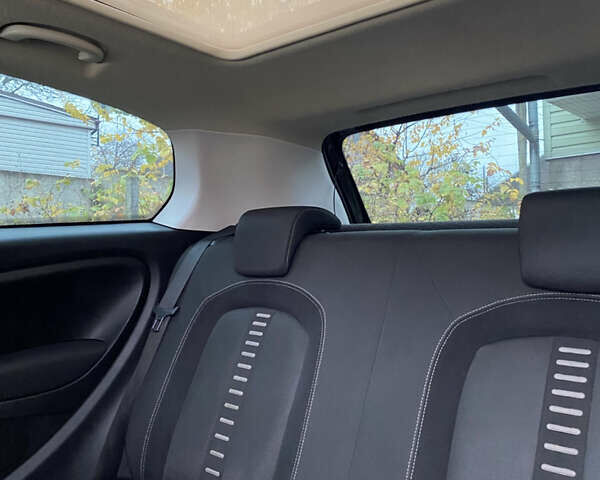 Черный Фиат Пунто, объемом двигателя 1.37 л и пробегом 270 тыс. км за 3700 $, фото 15 на Automoto.ua