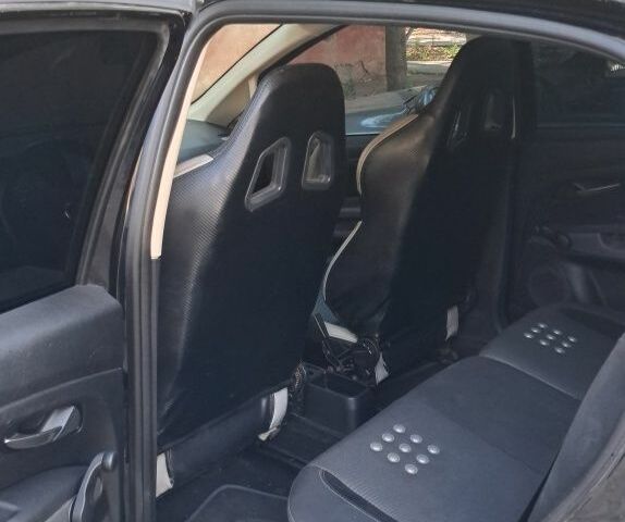 Черный Фиат Пунто, объемом двигателя 1.4 л и пробегом 156 тыс. км за 4200 $, фото 2 на Automoto.ua