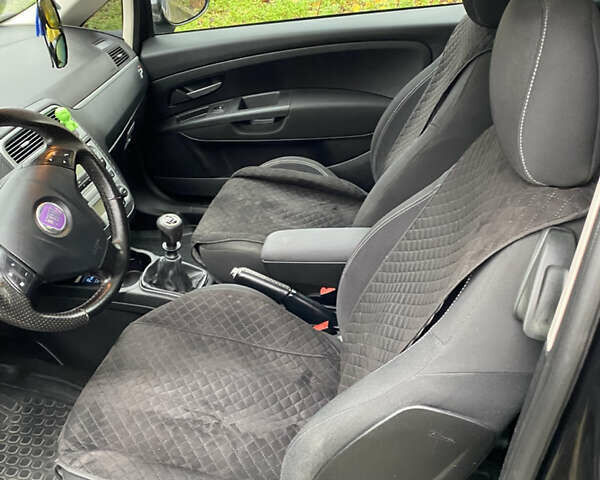 Черный Фиат Пунто, объемом двигателя 1.37 л и пробегом 270 тыс. км за 3700 $, фото 11 на Automoto.ua