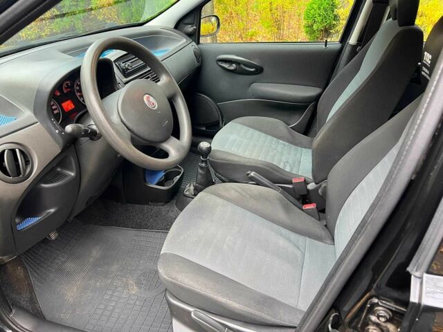 Черный Фиат Пунто, объемом двигателя 1.2 л и пробегом 150 тыс. км за 3990 $, фото 9 на Automoto.ua