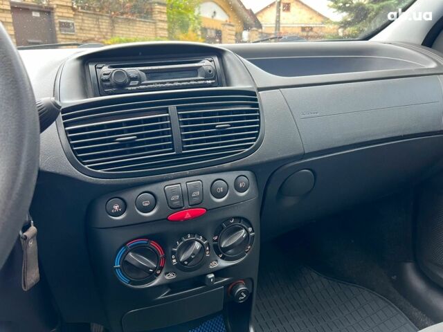 Черный Фиат Пунто, объемом двигателя 1.2 л и пробегом 150 тыс. км за 3990 $, фото 11 на Automoto.ua