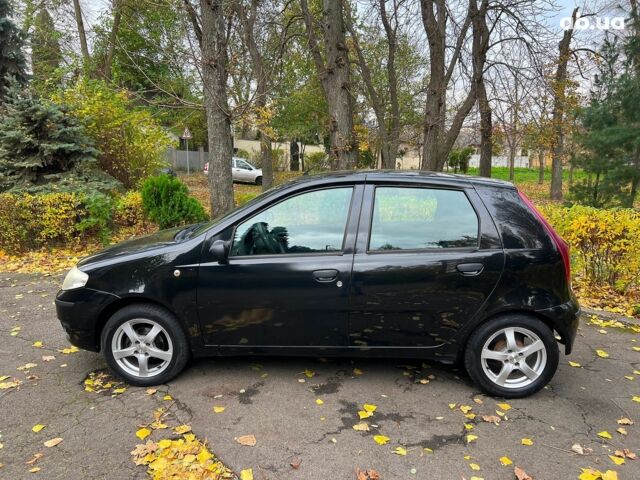 Черный Фиат Пунто, объемом двигателя 1.2 л и пробегом 150 тыс. км за 3990 $, фото 7 на Automoto.ua