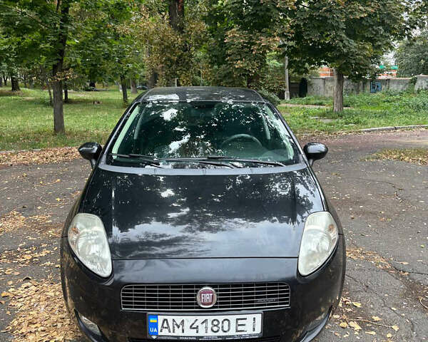 Черный Фиат Пунто, объемом двигателя 1.25 л и пробегом 230 тыс. км за 4300 $, фото 2 на Automoto.ua