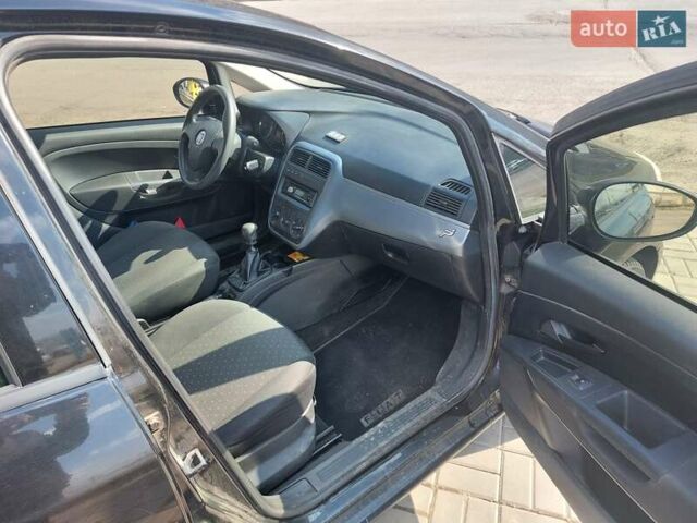 Черный Фиат Пунто, объемом двигателя 1.4 л и пробегом 248 тыс. км за 4200 $, фото 2 на Automoto.ua