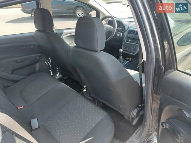 Черный Фиат Пунто, объемом двигателя 1.4 л и пробегом 248 тыс. км за 4200 $, фото 6 на Automoto.ua