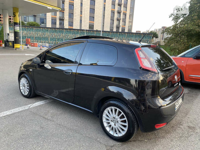 Черный Фиат Пунто, объемом двигателя 1.3 л и пробегом 220 тыс. км за 4800 $, фото 6 на Automoto.ua