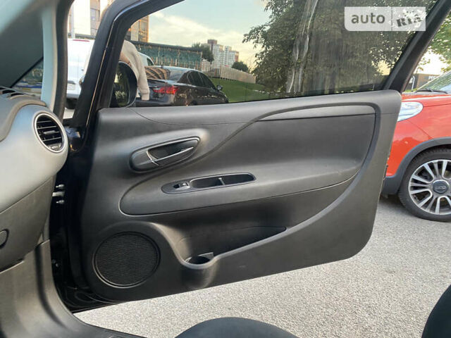 Черный Фиат Пунто, объемом двигателя 1.3 л и пробегом 220 тыс. км за 4800 $, фото 16 на Automoto.ua
