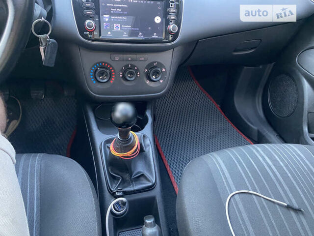 Черный Фиат Пунто, объемом двигателя 1.3 л и пробегом 220 тыс. км за 4800 $, фото 12 на Automoto.ua