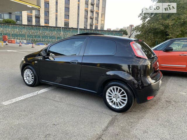 Черный Фиат Пунто, объемом двигателя 1.3 л и пробегом 220 тыс. км за 4800 $, фото 7 на Automoto.ua