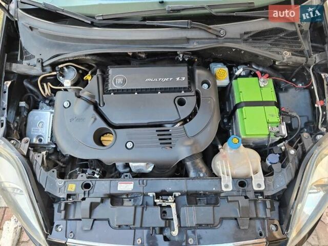 Фиат Пунто 2011 в Черновцах на Automoto.ua Черный Фиат Пунто, объемом двигателя 1.3 л и пробегом 213 тыс. км за 4700 $, фото 32 на Automoto.ua