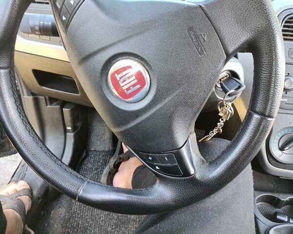 Чорний Фіат Пунто, об'ємом двигуна 1.3 л та пробігом 266 тис. км за 4500 $, фото 7 на Automoto.ua