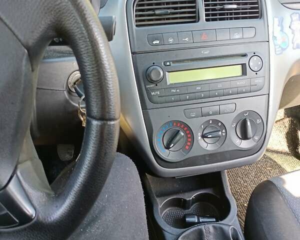 Чорний Фіат Пунто, об'ємом двигуна 1.3 л та пробігом 266 тис. км за 4500 $, фото 9 на Automoto.ua