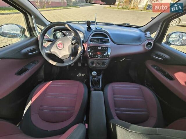 Фиат Пунто 2011 в Черновцах на Automoto.ua Черный Фиат Пунто, объемом двигателя 1.3 л и пробегом 213 тыс. км за 4700 $, фото 18 на Automoto.ua