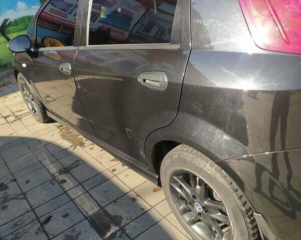 Чорний Фіат Пунто, об'ємом двигуна 1.3 л та пробігом 240 тис. км за 4300 $, фото 1 на Automoto.ua