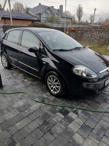 Черный Фиат Пунто, объемом двигателя 1.3 л и пробегом 305 тыс. км за 4999 $, фото 6 на Automoto.ua