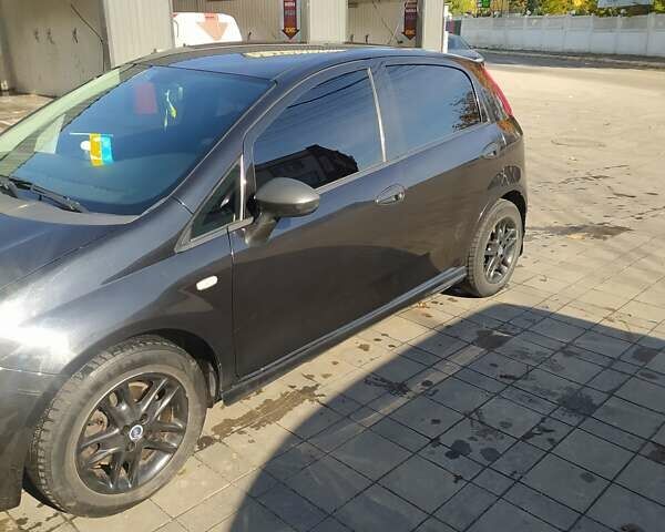 Чорний Фіат Пунто, об'ємом двигуна 1.3 л та пробігом 240 тис. км за 4300 $, фото 2 на Automoto.ua