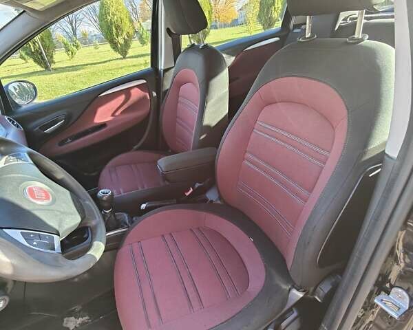 Фиат Пунто 2011 в Черновцах на Automoto.ua Черный Фиат Пунто, объемом двигателя 1.3 л и пробегом 213 тыс. км за 4700 $, фото 24 на Automoto.ua