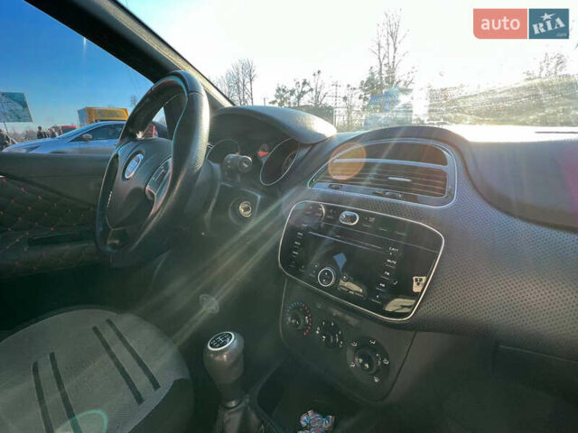 Чорний Фіат Пунто, об'ємом двигуна 1.3 л та пробігом 240 тис. км за 5800 $, фото 23 на Automoto.ua