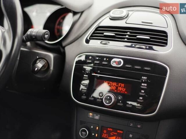 Черный Фиат Пунто, объемом двигателя 1.25 л и пробегом 230 тыс. км за 6000 $, фото 7 на Automoto.ua