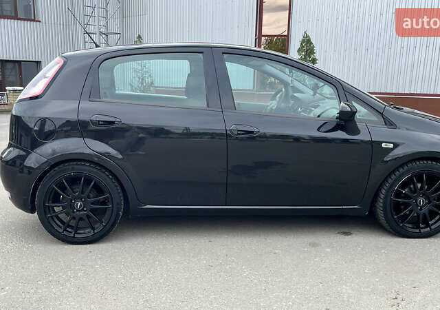 Черный Фиат Пунто, объемом двигателя 1.37 л и пробегом 142 тыс. км за 6500 $, фото 5 на Automoto.ua