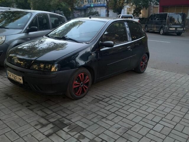 Черный Фиат Пунто, объемом двигателя 1.2 л и пробегом 200 тыс. км за 1656 $, фото 5 на Automoto.ua