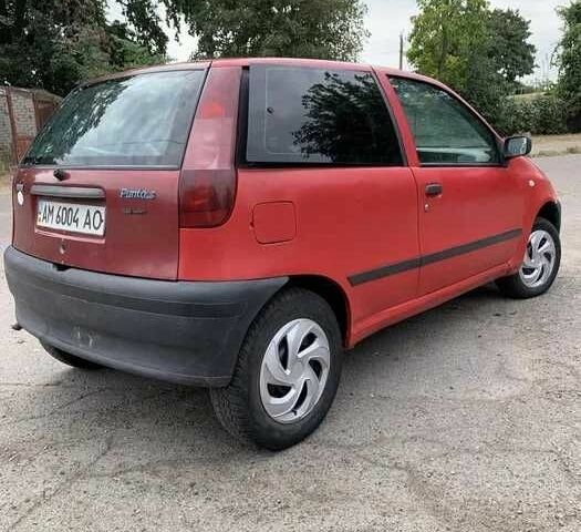Красный Фиат Пунто, объемом двигателя 1.2 л и пробегом 290 тыс. км за 950 $, фото 4 на Automoto.ua