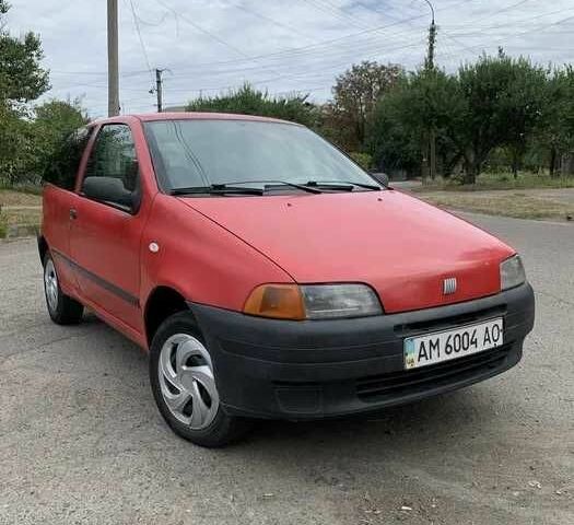Красный Фиат Пунто, объемом двигателя 1.2 л и пробегом 290 тыс. км за 950 $, фото 8 на Automoto.ua