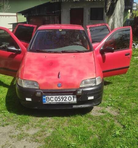 Красный Фиат Пунто, объемом двигателя 1.11 л и пробегом 298 тыс. км за 1600 $, фото 1 на Automoto.ua