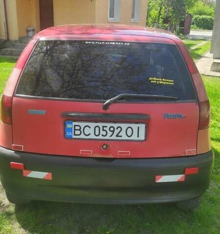 Красный Фиат Пунто, объемом двигателя 1.11 л и пробегом 298 тыс. км за 1600 $, фото 7 на Automoto.ua