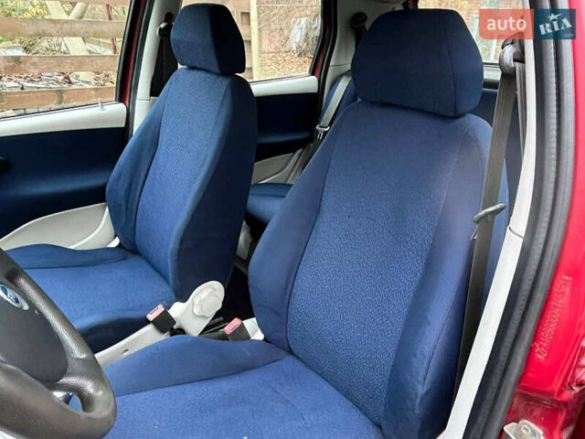 Красный Фиат Пунто, объемом двигателя 1.3 л и пробегом 234 тыс. км за 3990 $, фото 8 на Automoto.ua