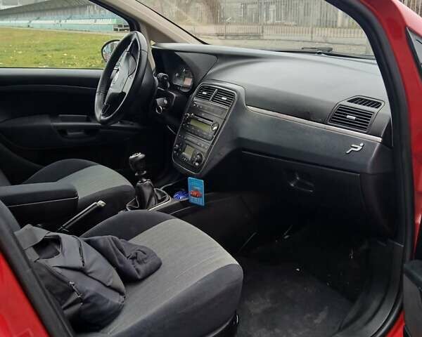 Красный Фиат Пунто, объемом двигателя 1.4 л и пробегом 247 тыс. км за 2450 $, фото 14 на Automoto.ua