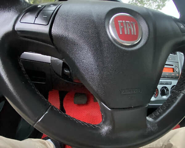 Фиат Пунто 2007 в Ровно на Automoto.ua Красный Фиат Пунто, объемом двигателя 1.37 л и пробегом 120 тыс. км за 4300 $, фото 16 на Automoto.ua