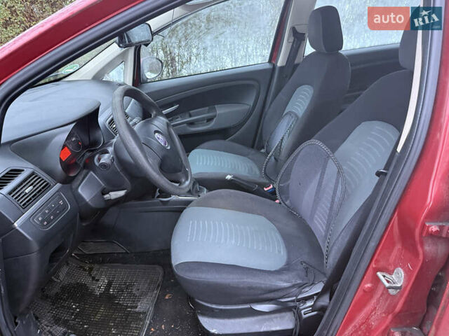 Красный Фиат Пунто, объемом двигателя 1.37 л и пробегом 115 тыс. км за 3000 $, фото 15 на Automoto.ua