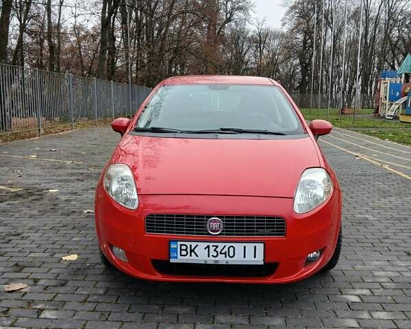 Красный Фиат Пунто, объемом двигателя 1.4 л и пробегом 247 тыс. км за 2450 $, фото 10 на Automoto.ua