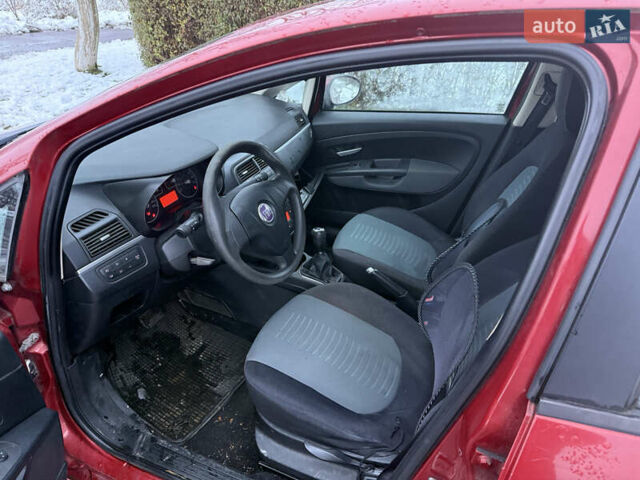 Красный Фиат Пунто, объемом двигателя 1.37 л и пробегом 115 тыс. км за 3000 $, фото 14 на Automoto.ua