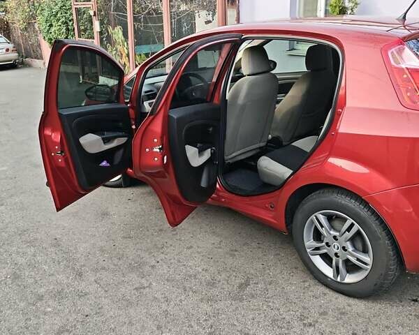 Красный Фиат Пунто, объемом двигателя 1.37 л и пробегом 110 тыс. км за 5300 $, фото 15 на Automoto.ua