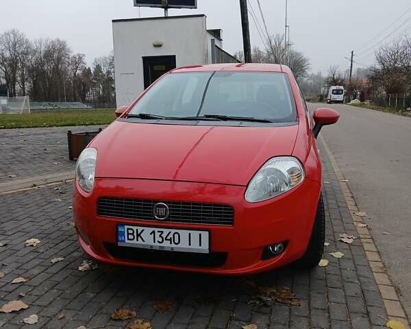 Красный Фиат Пунто, объемом двигателя 1.4 л и пробегом 247 тыс. км за 2450 $, фото 7 на Automoto.ua