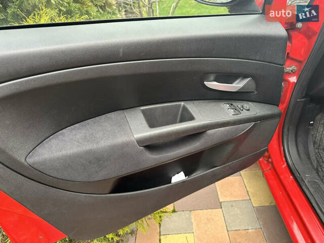 Червоний Фіат Пунто, об'ємом двигуна 1.4 л та пробігом 228 тис. км за 4000 $, фото 6 на Automoto.ua